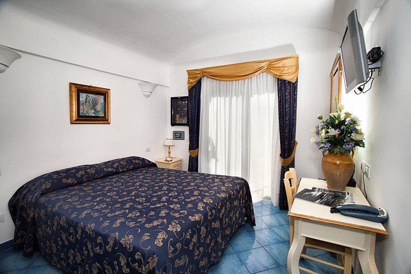 Hotel Bussola Anacapri  Exterior photo